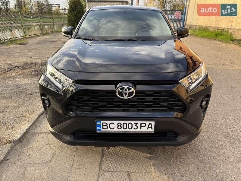 Внедорожник / Кроссовер Toyota RAV4 2022 в Львове