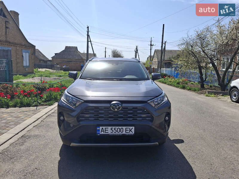 Внедорожник / Кроссовер Toyota RAV4 2023 в Марганце