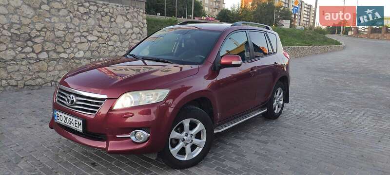 Внедорожник / Кроссовер Toyota RAV4 2010 в Тернополе