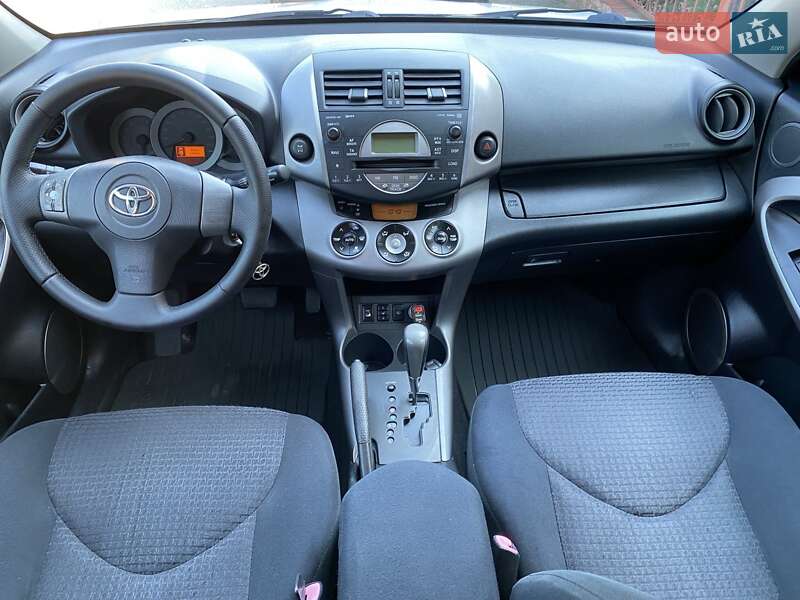 Позашляховик / Кросовер Toyota RAV4 2008 в Івано-Франківську
