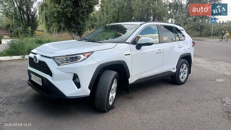 Позашляховик / Кросовер Toyota RAV4 2020 в Києві