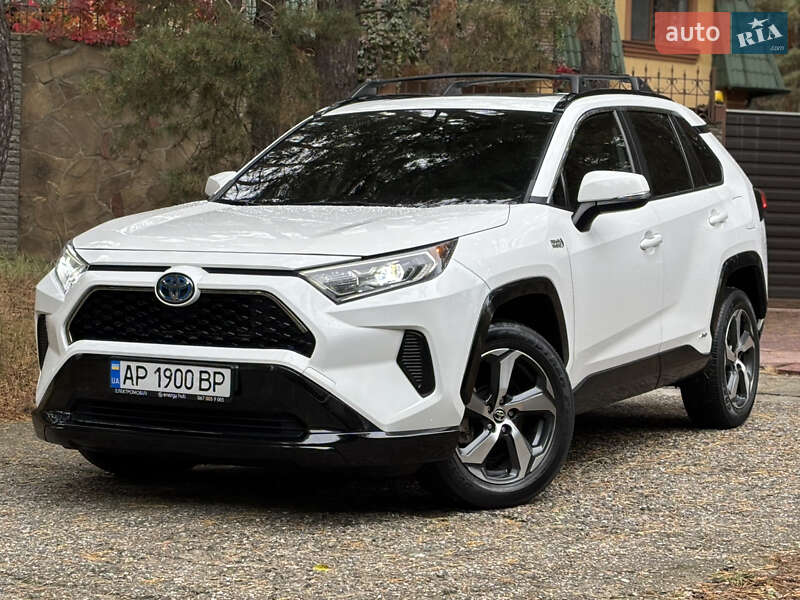 Внедорожник / Кроссовер Toyota RAV4 2021 в Киеве