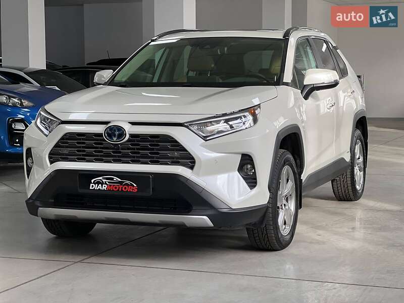 Внедорожник / Кроссовер Toyota RAV4 2019 в Полтаве