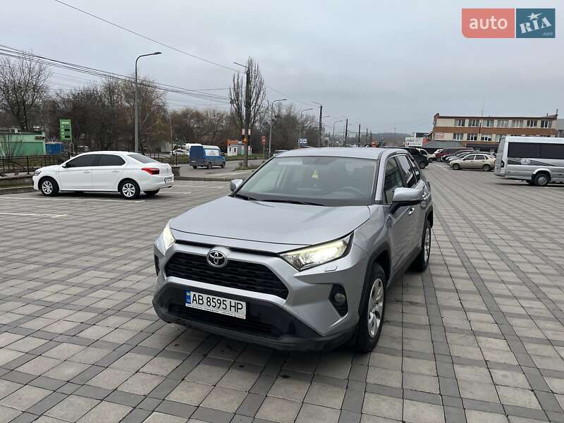 Позашляховик / Кросовер Toyota RAV4 2020 в Вінниці