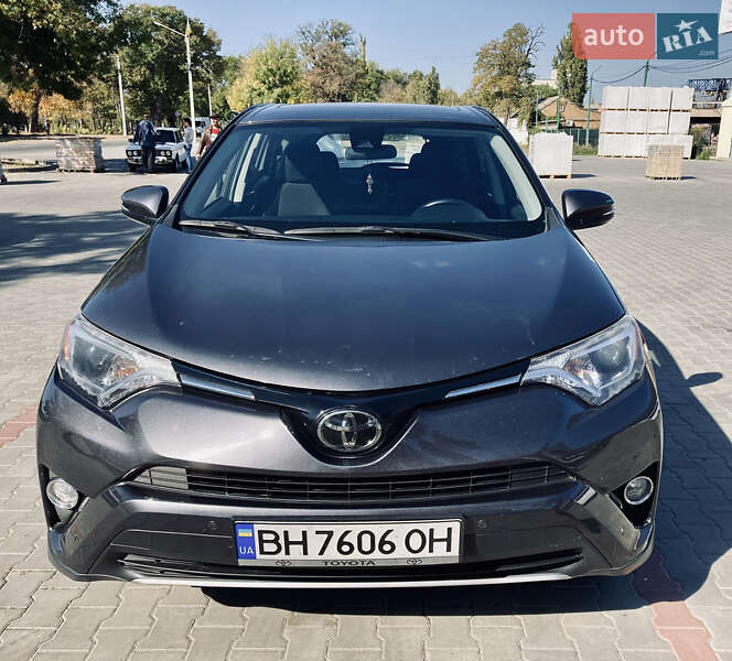 Внедорожник / Кроссовер Toyota RAV4 2017 в Одессе Внедорожник / Кроссовер Toyota RAV4 2017 в Одессе