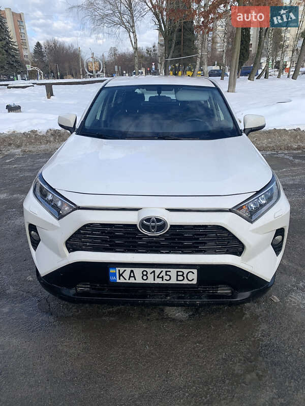 Позашляховик / Кросовер Toyota RAV4 2020 в Львові