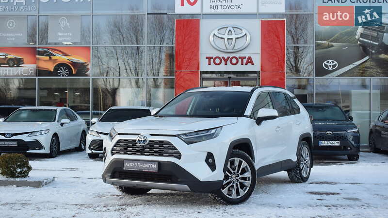 Внедорожник / Кроссовер Toyota RAV4 2024 в Житомире