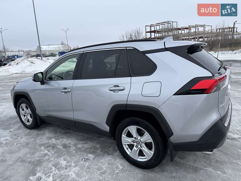 Позашляховик / Кросовер Toyota RAV4 2020 в Києві