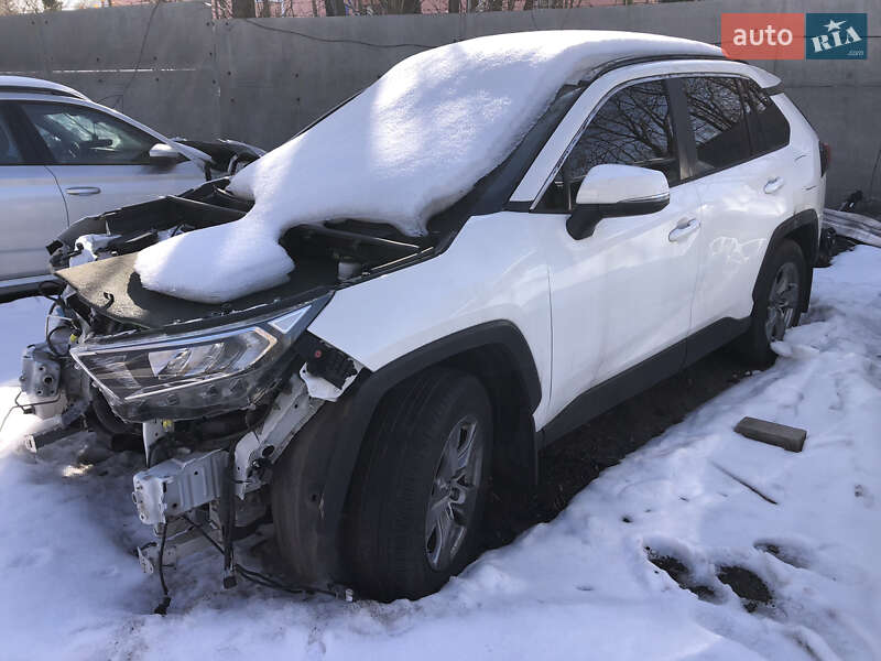 Внедорожник / Кроссовер Toyota RAV4 2023 в Киеве