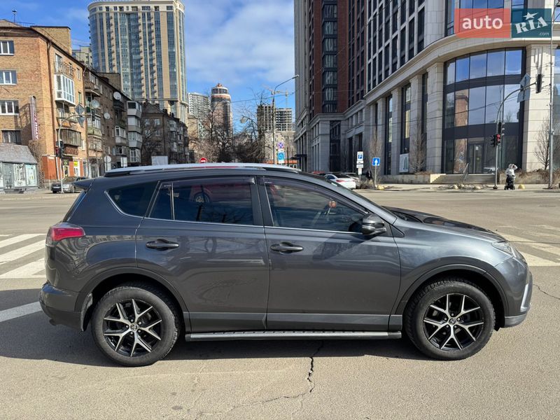 Внедорожник / Кроссовер Toyota RAV4 2016 в Киеве Внедорожник / Кроссовер Toyota RAV4 2016 в Киеве