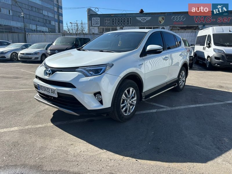 Позашляховик / Кросовер Toyota RAV4 2016 в Києві