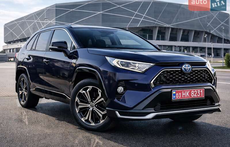 Позашляховик / Кросовер Toyota RAV4 2020 в Львові