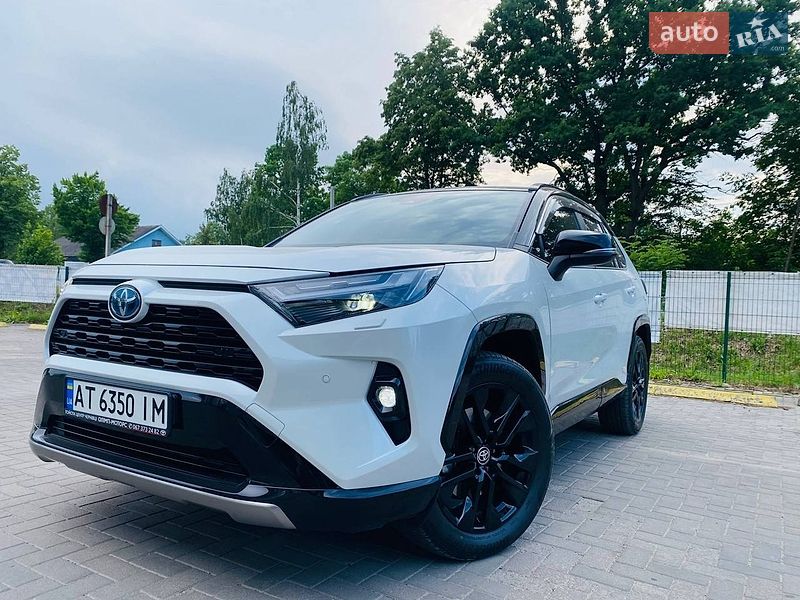 Внедорожник / Кроссовер Toyota RAV4 2025 в Богородчанах