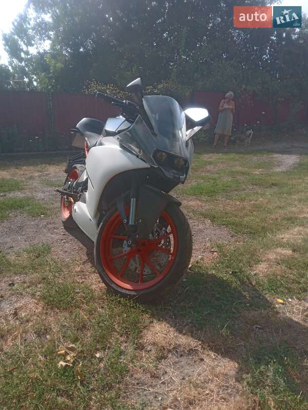 Мотоциклы KTM RC 390 2015 в Черновцах