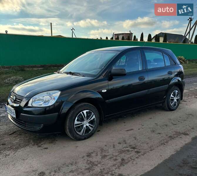 Хэтчбек Kia Rio 2009 в Тернополе