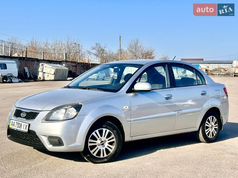 Седан Kia Rio 2010 в Белой Церкви