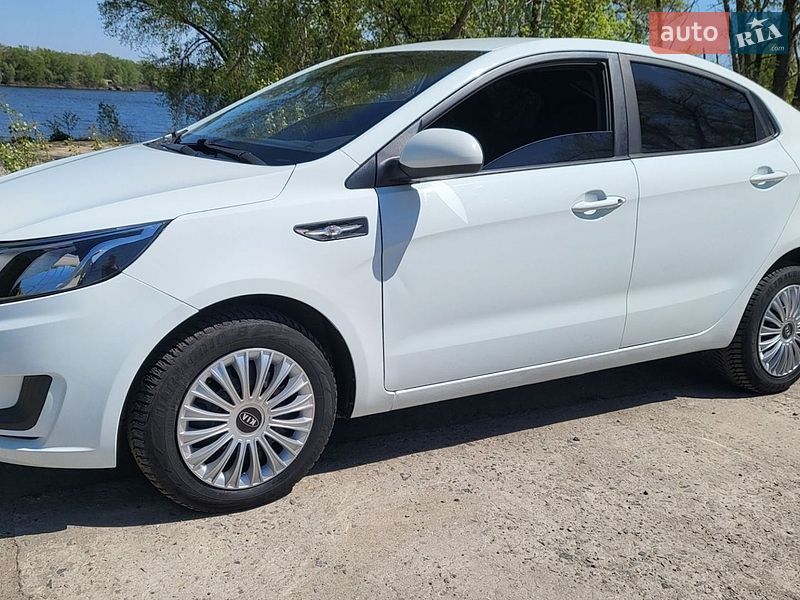 Седан Kia Rio 2012 в Каневе Седан Kia Rio 2012 в Каневе
