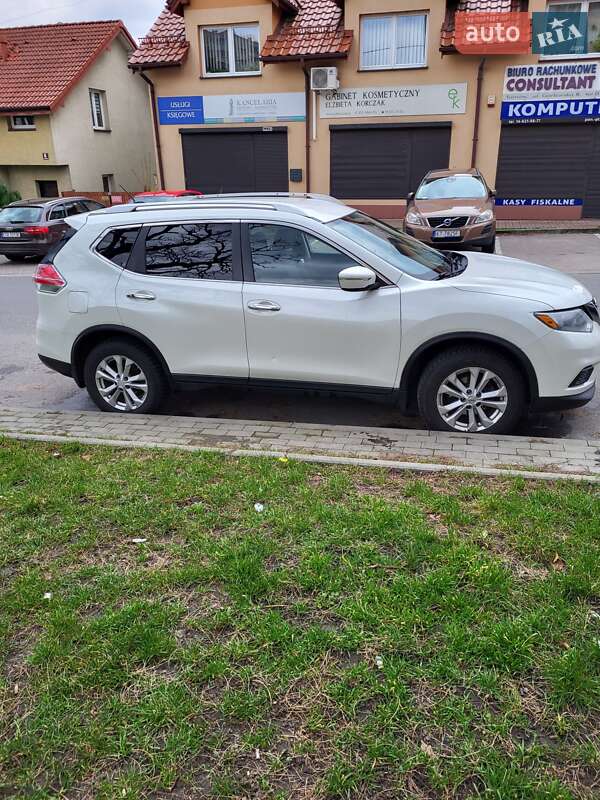 Внедорожник / Кроссовер Nissan Rogue 2015 в Львове