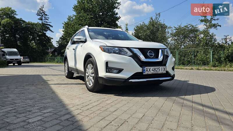 Внедорожник / Кроссовер Nissan Rogue 2017 в Ивано-Франковске