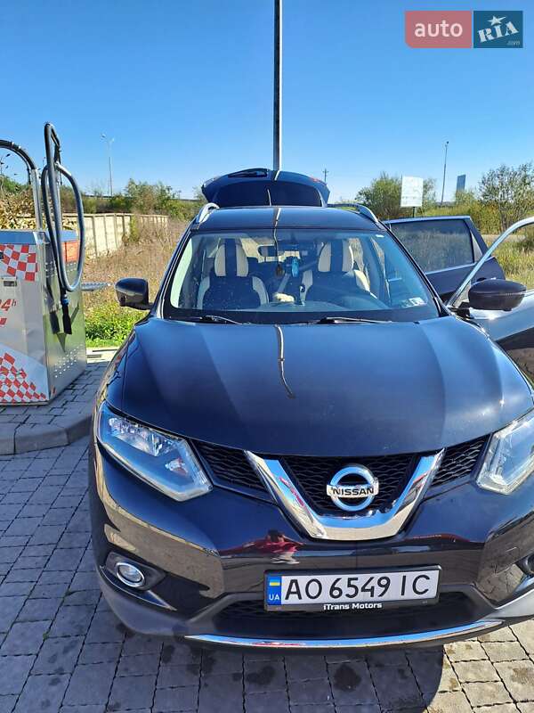 Внедорожник / Кроссовер Nissan Rogue 2016 в Ужгороде Внедорожник / Кроссовер Nissan Rogue 2016 в Ужгороде