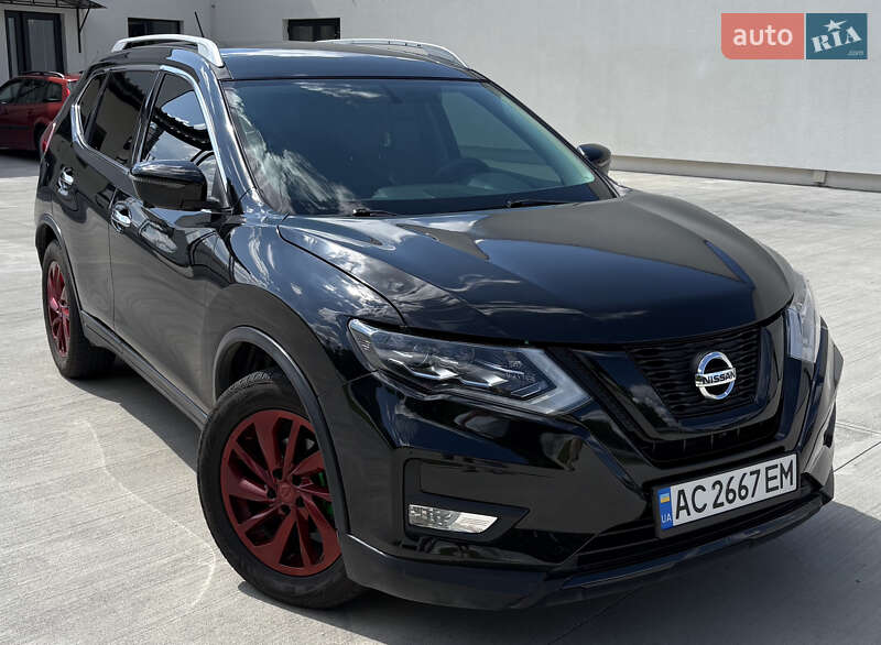 Внедорожник / Кроссовер Nissan Rogue 2015 в Луцке