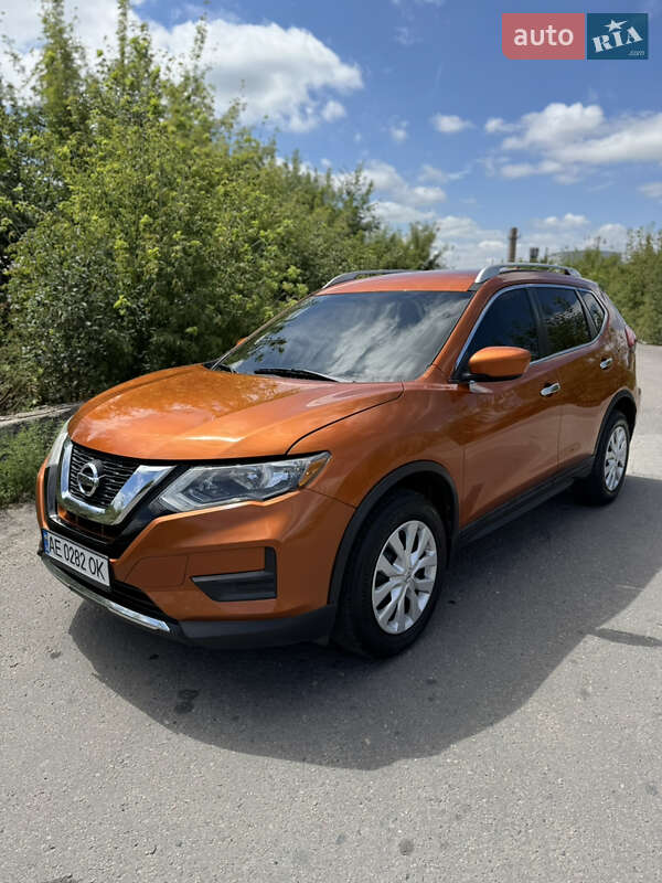 Позашляховик / Кросовер Nissan Rogue 2016 в Павлограді