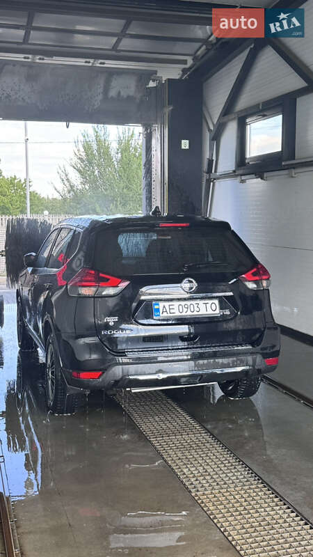 Внедорожник / Кроссовер Nissan Rogue 2017 в Днепре