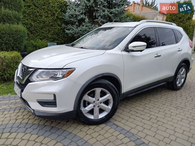 Внедорожник / Кроссовер Nissan Rogue 2017 в Львове