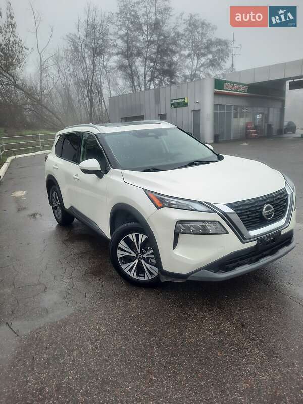 Внедорожник / Кроссовер Nissan Rogue 2021 в Харькове