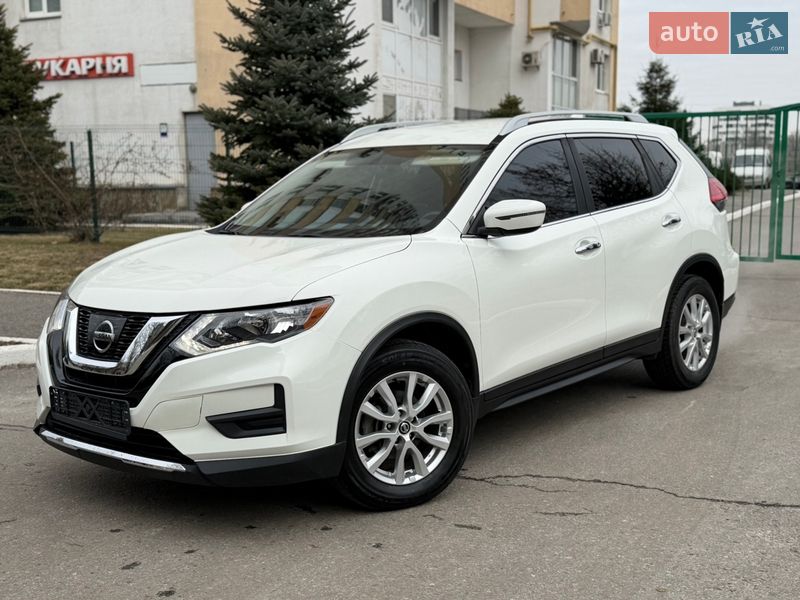 Внедорожник / Кроссовер Nissan Rogue 2017 в Харькове