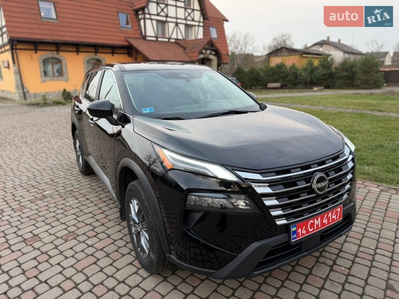 Позашляховик / Кросовер Nissan Rogue 2024 в Калуші