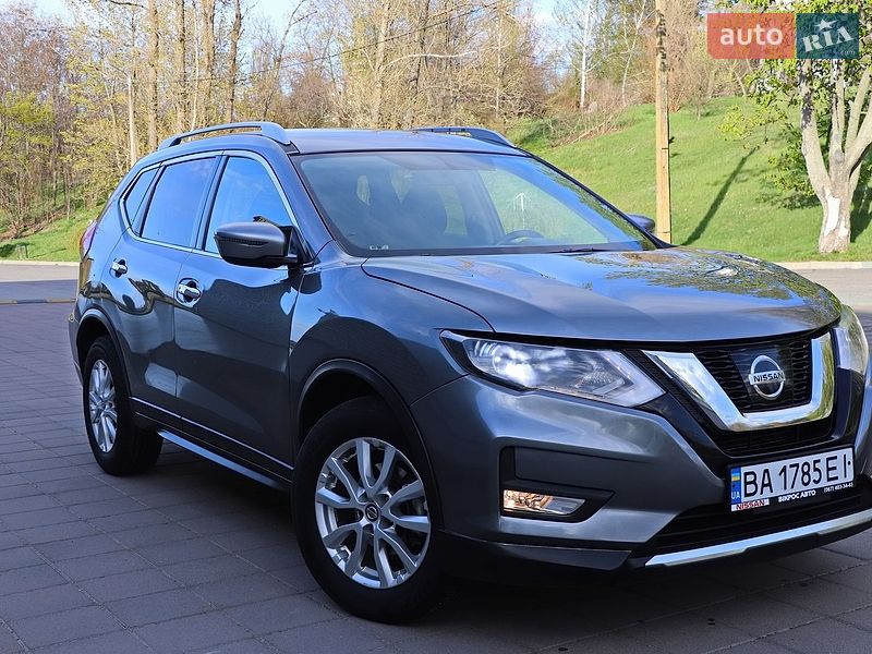 Позашляховик / Кросовер Nissan Rogue 2017 в Кременчуці