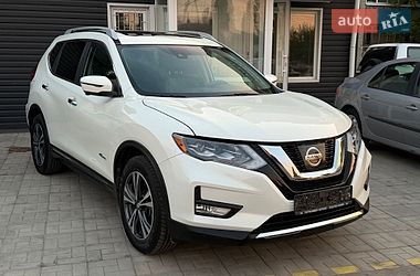 Внедорожник / Кроссовер Nissan Rogue 2017 в Сумах