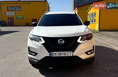 Внедорожник / Кроссовер Nissan Rogue 2016 в Хмельницком