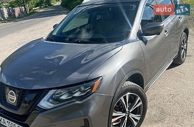 Внедорожник / Кроссовер Nissan Rogue 2016 в Казатине