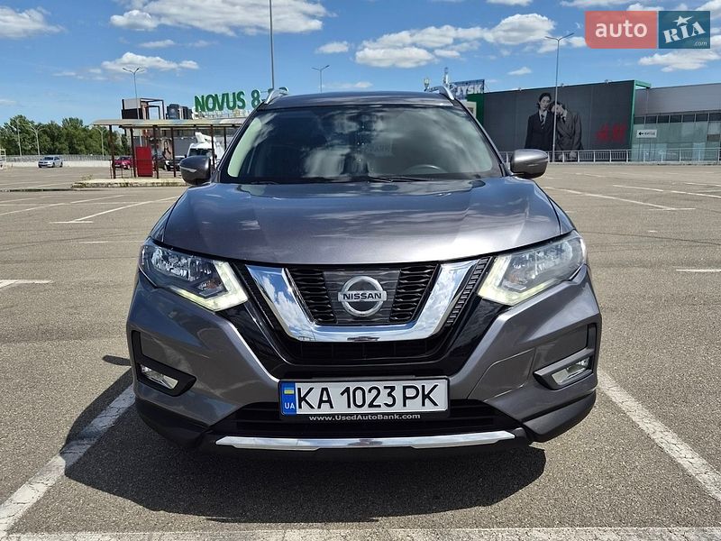 Внедорожник / Кроссовер Nissan Rogue 2017 в Киеве
