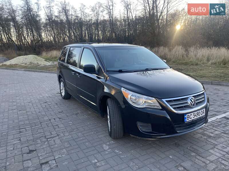 Минивэн Volkswagen Routan 2011 в Львове