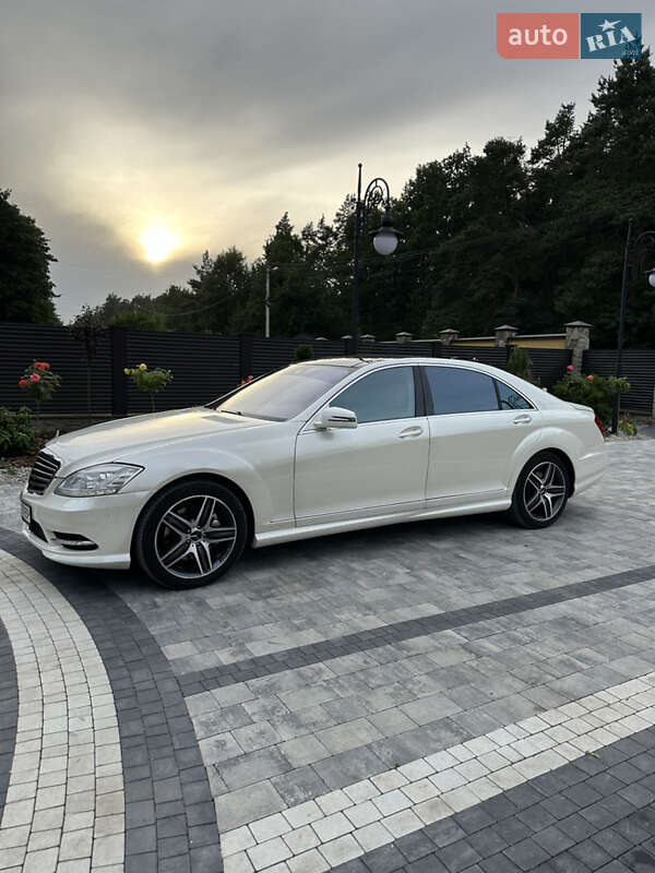 Седан Mercedes-Benz S-Class 2013 в Львове