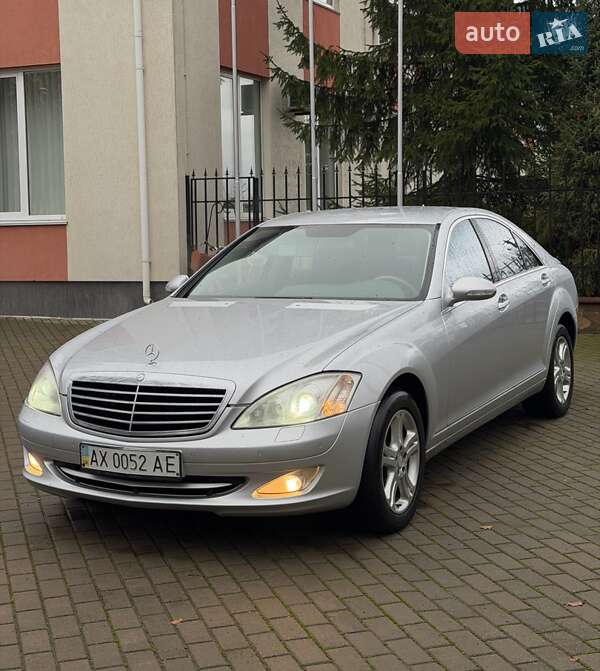 Седан Mercedes-Benz S-Class 2008 в Шполе