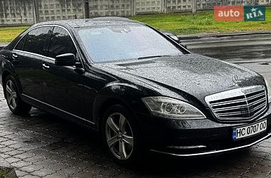 Седан Mercedes-Benz S-Class 2012 в Львові Седан Mercedes-Benz S-Class 2012 в Львові