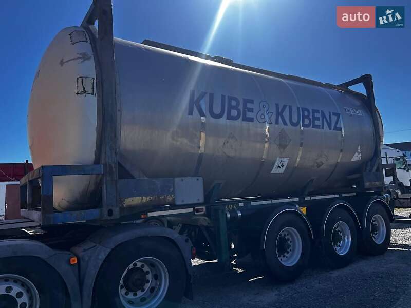 Цистерна Rinnen S-NA 2000 в Ровно Цистерна Rinnen S-NA 2000 в Ровно