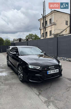 Седан Audi S3 2016 в Киеве