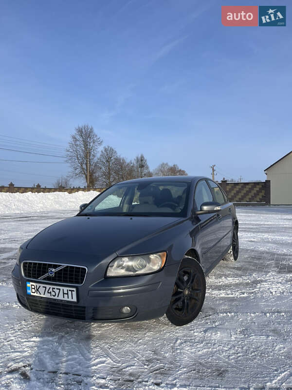 Седан Volvo S40 2006 в Ровно