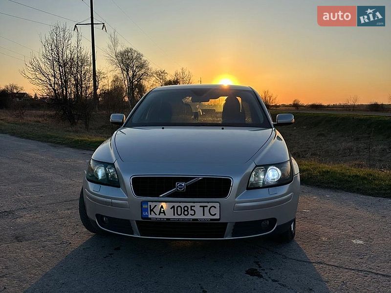Седан Volvo S40 2006 в Киеве