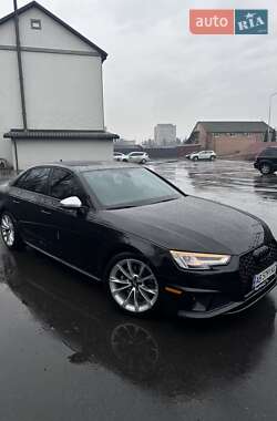 Седан Audi S4 2018 в Виннице