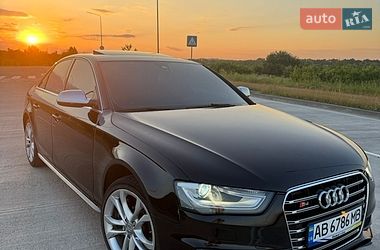 Седан Audi S4 2012 в Виннице