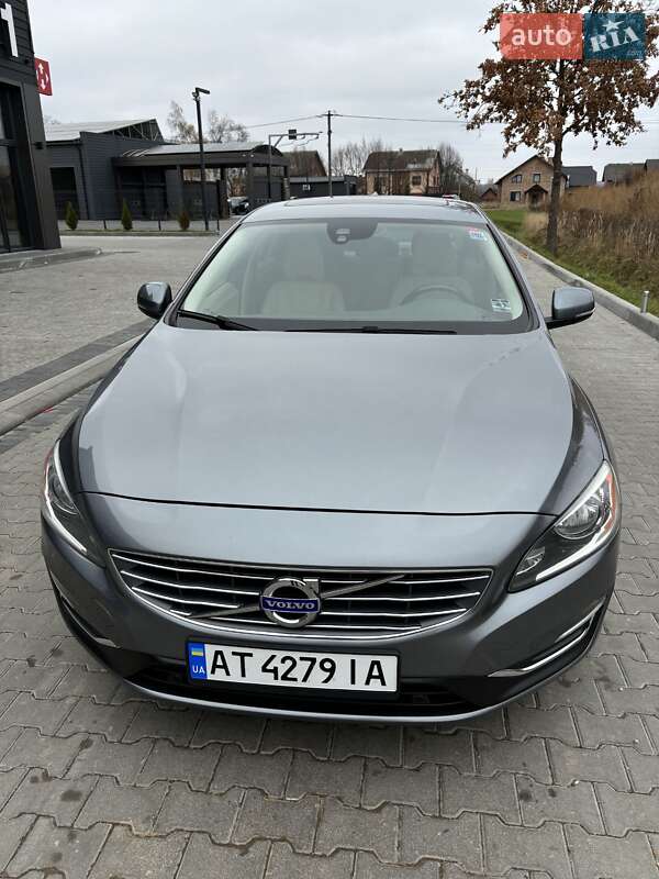 Седан Volvo S60 2015 в Ивано-Франковске