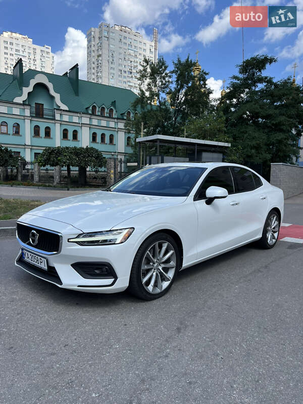 Седан Volvo S60 2020 в Киеве