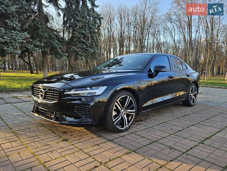 Седан Volvo S60 2021 в Киеве
