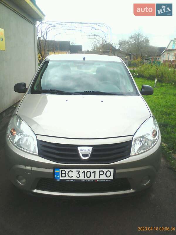 Хэтчбек Dacia Sandero 2009 в Нововолынске